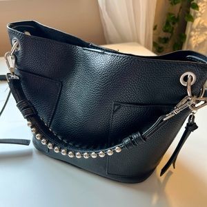 SOLD ON IG: Beaded handle medium-sized hobo bag